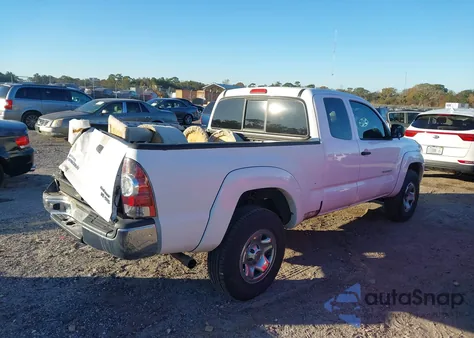 2011 Toyota Tacoma Prerunner V6 z USA, uszkodzony, nr VIN 5TFTU4GN1BX012341